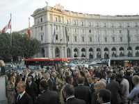 sullo sfondo l'Hote EXEDRA