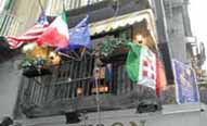 Pizzeria Brandi -Vittorio Emanuele dal balcone saluta  la folla