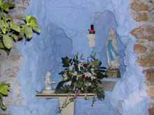 Roma -Giardino Convento-Collegio Maronita: Grotta con Madonnina di Lourdes e Bernardette