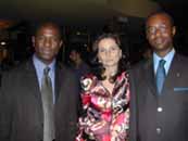 da sx Christian Ezhez ,Segretario del PDP-Augustine O.Chigbolu, Presidente del PDP con la moglie