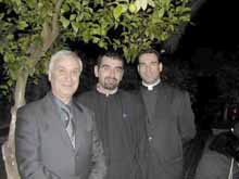 da sinistra schermo: Amleto Mattoni, sindaco di Ciciliano,il monaco Bechara Elia  (Ordine Antoniano Maronita) e don Paolo Cartolani, parroco di Ciciliano