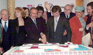 Taglio   della Torta per gli 80 anni del RadiocorriereTV-F.to di Claudio Leoni